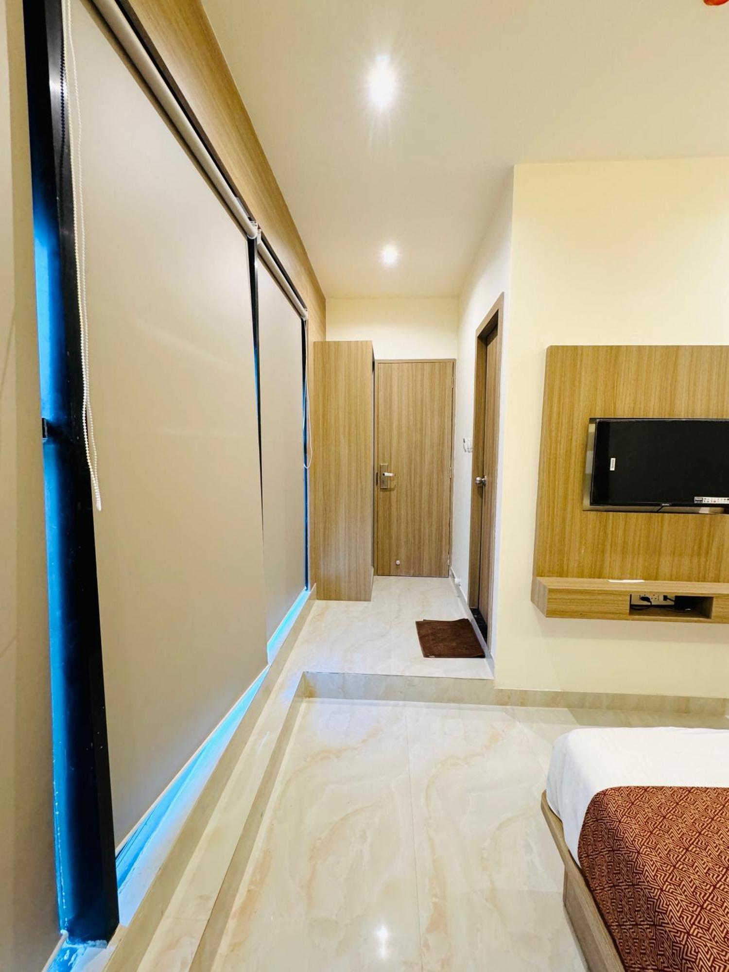 Hotel Bellamont Мумбаи Экстерьер фото