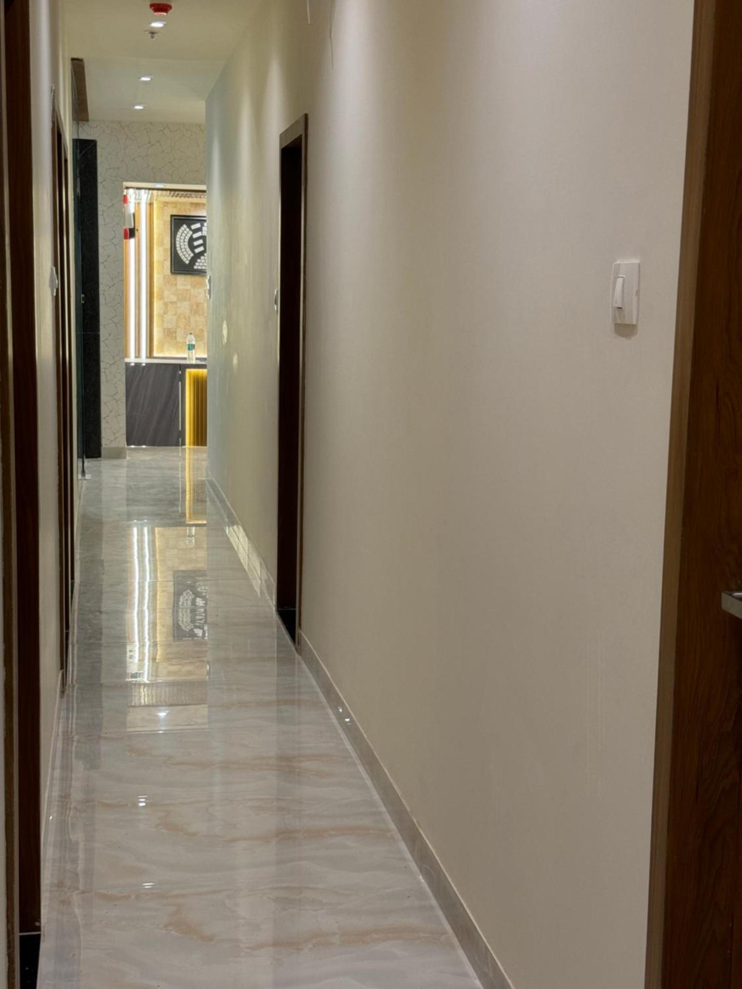 Hotel Bellamont Мумбаи Экстерьер фото