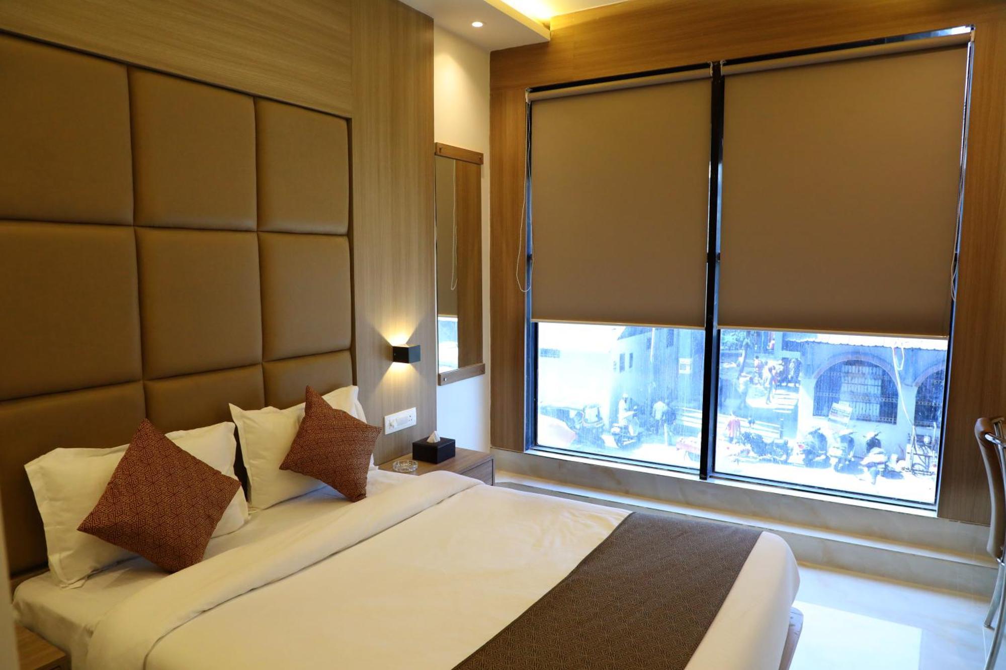 Hotel Bellamont Мумбаи Экстерьер фото