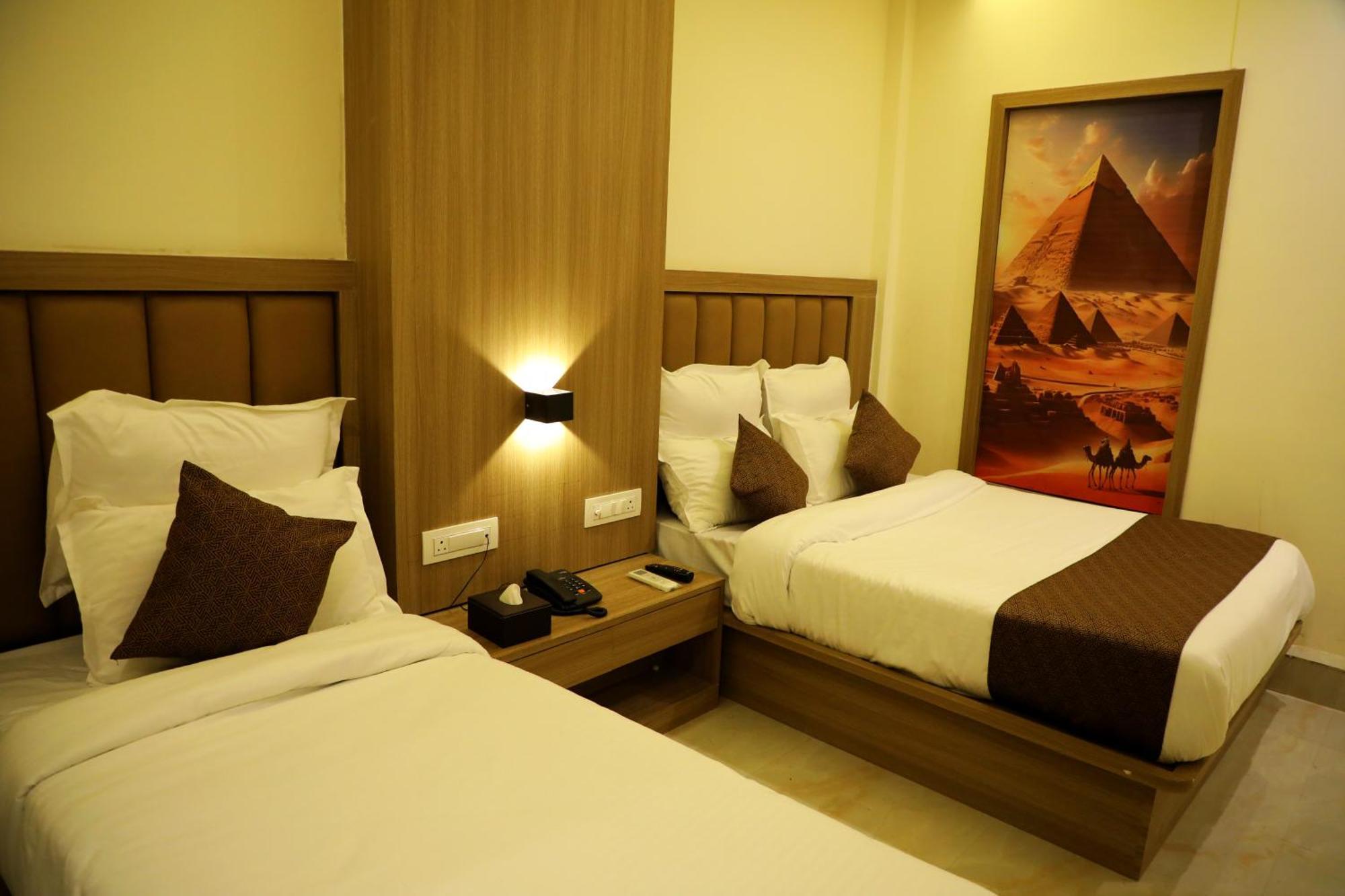 Hotel Bellamont Мумбаи Экстерьер фото