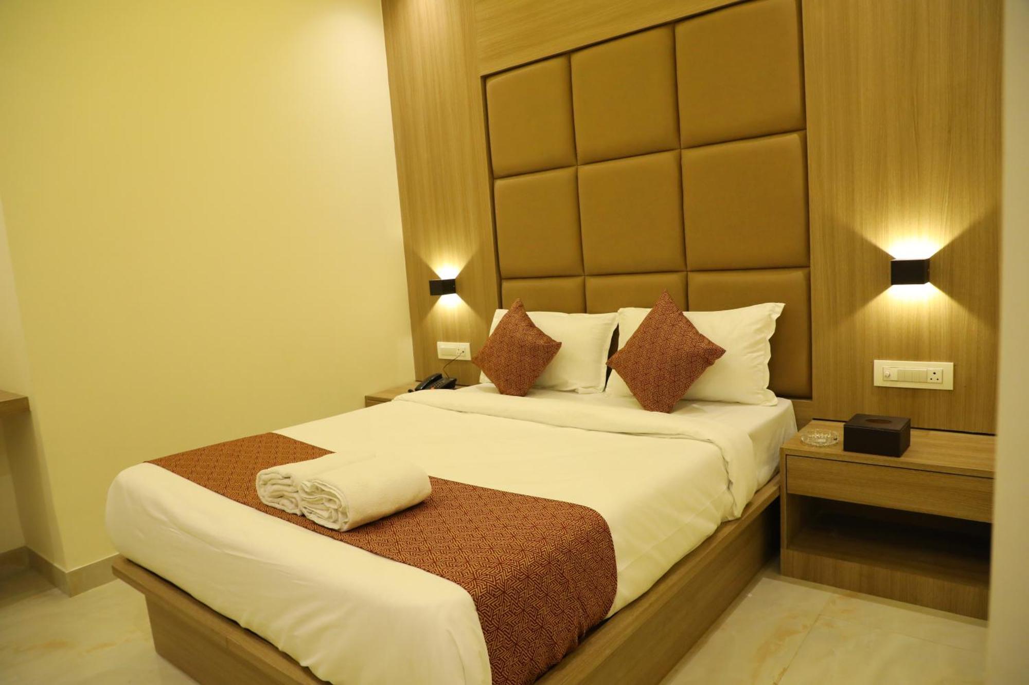 Hotel Bellamont Мумбаи Экстерьер фото